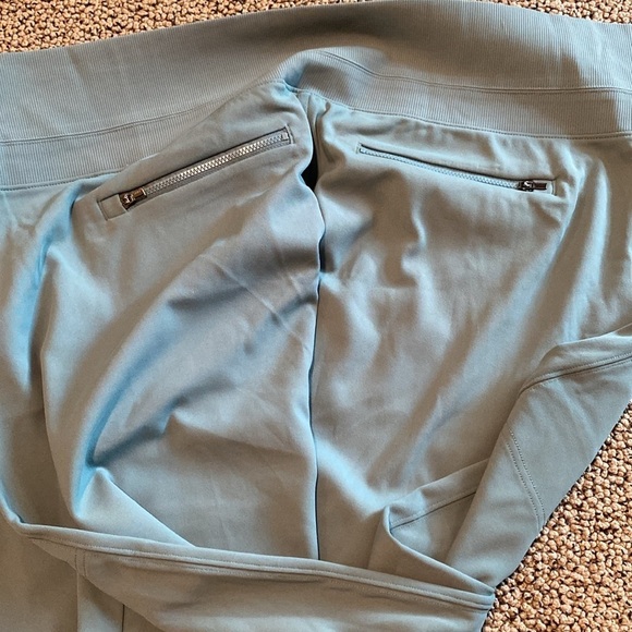 Athleta Pants Size 2X in Like New Condition - Picture 4 of 10